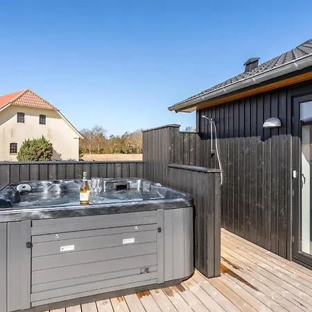 Awesome In Henne With Kitchen Holiday home Henne Strand