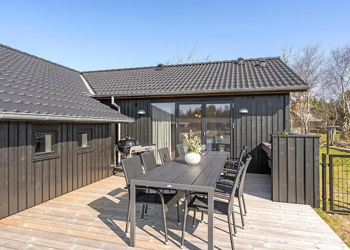 Awesome In Henne With Kitchen Holiday home *