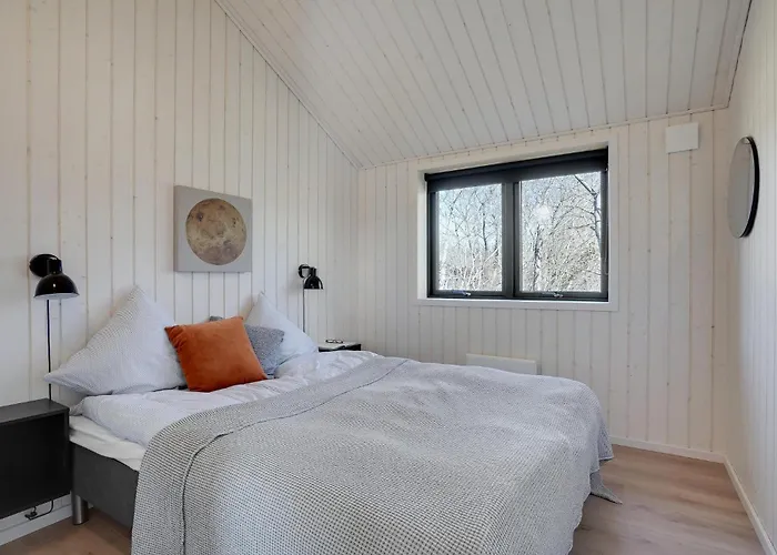 Awesome In Henne With Kitchen Holiday home Henne Strand