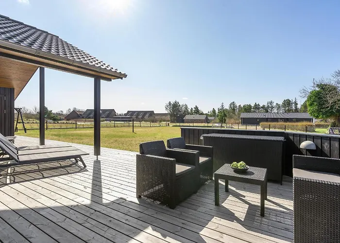 Awesome In Henne With Kitchen Holiday home *