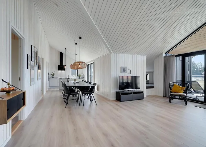 Awesome In Henne With Kitchen *