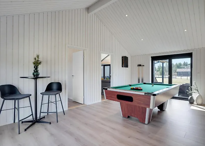 Awesome In Henne With Kitchen Holiday home *