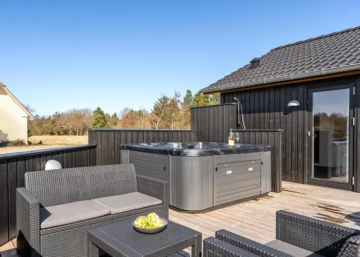 Awesome In Henne With Kitchen Holiday home *